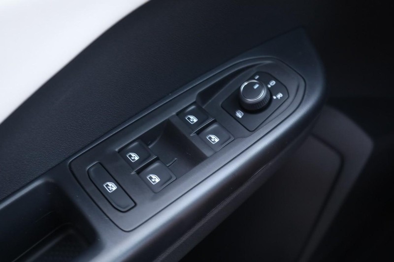 Volkswagen Taos Vehicle Image 17