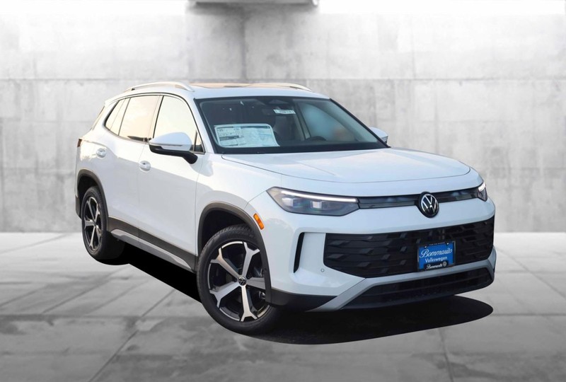 Volkswagen Tiguan Vehicle Image 02