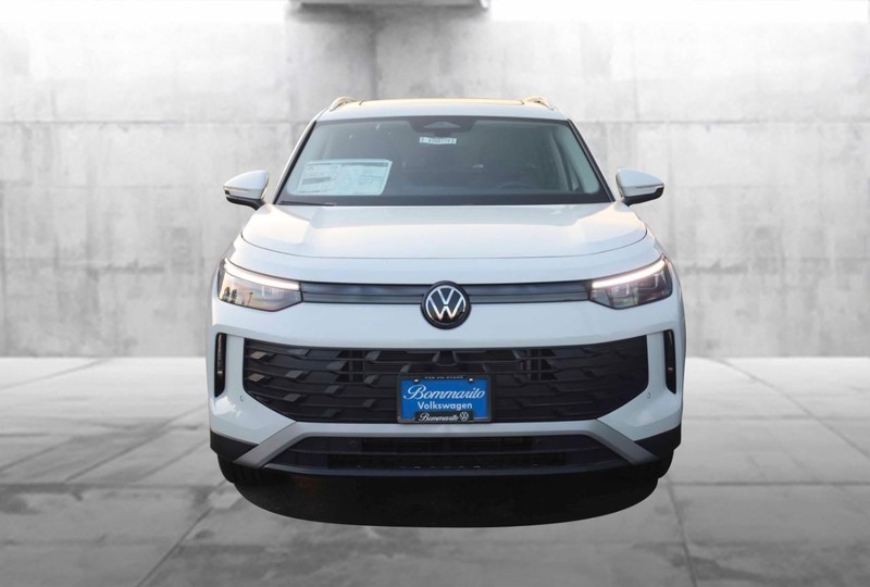 Volkswagen Tiguan Vehicle Image 04