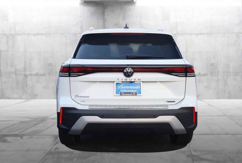 Volkswagen Tiguan Vehicle Image 06