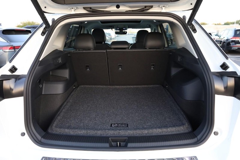 Volkswagen Tiguan Vehicle Image 07