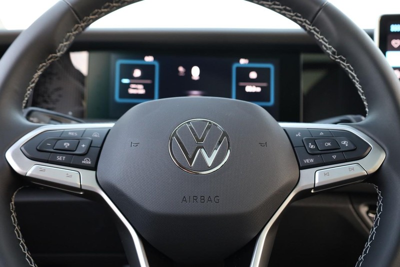 Volkswagen Tiguan Vehicle Image 11