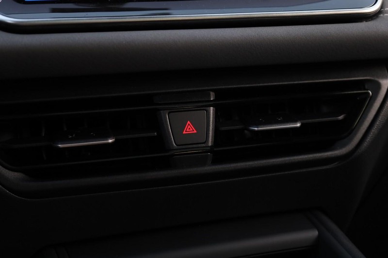 Volkswagen Tiguan Vehicle Image 15