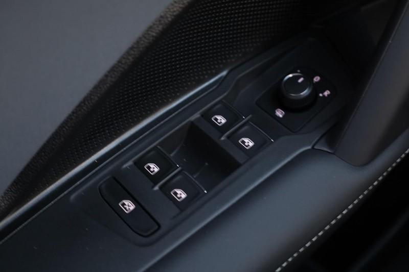 Volkswagen Tiguan Vehicle Image 19