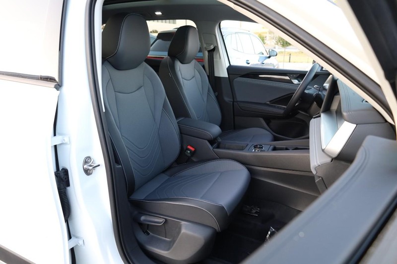 Volkswagen Tiguan Vehicle Image 25