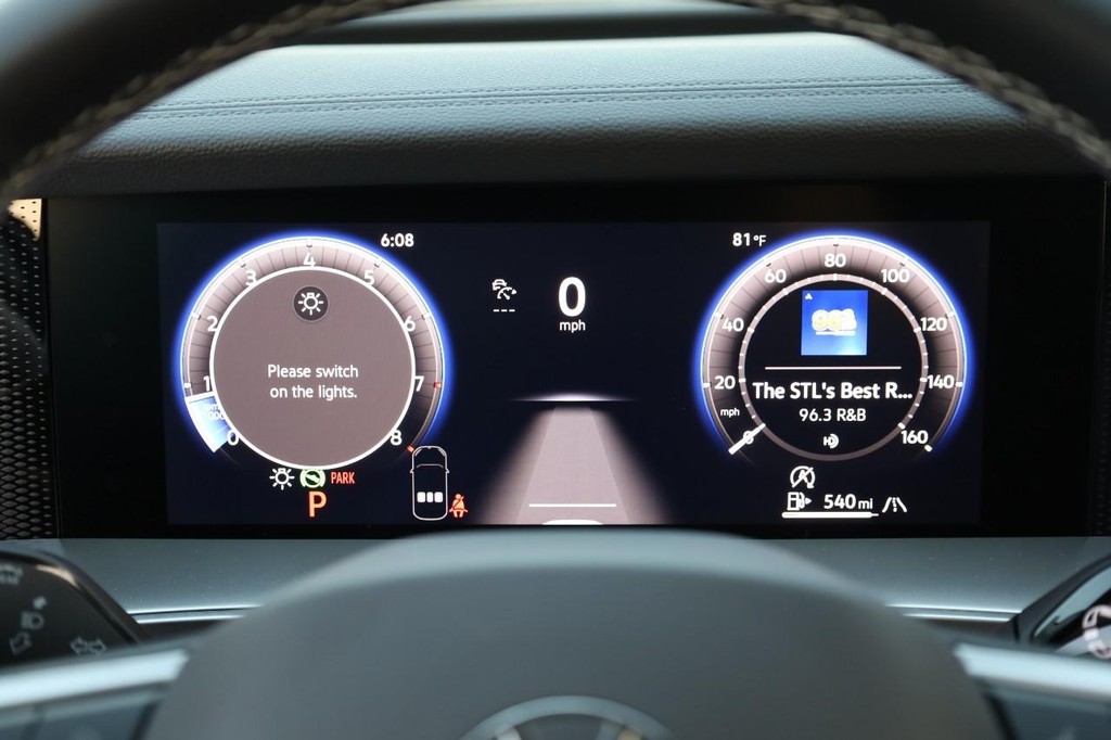 Volkswagen Tiguan Vehicle Full-screen Gallery Image 12