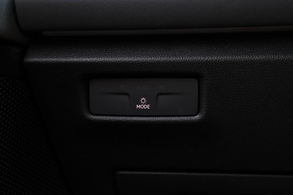 Volkswagen Tiguan Vehicle Full-screen Gallery Image 20