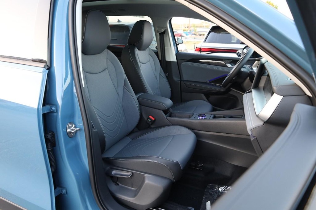 Volkswagen Tiguan Vehicle Full-screen Gallery Image 25