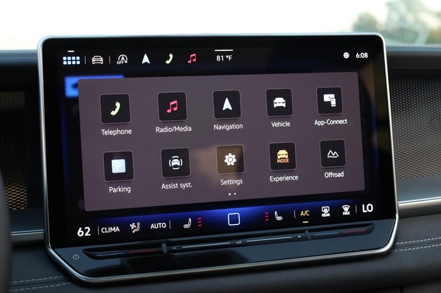 Volkswagen Tiguan Vehicle Image 13