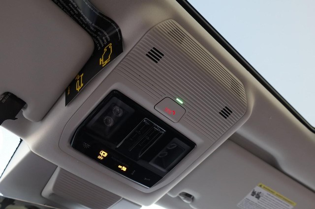 Volkswagen Tiguan Vehicle Image 18