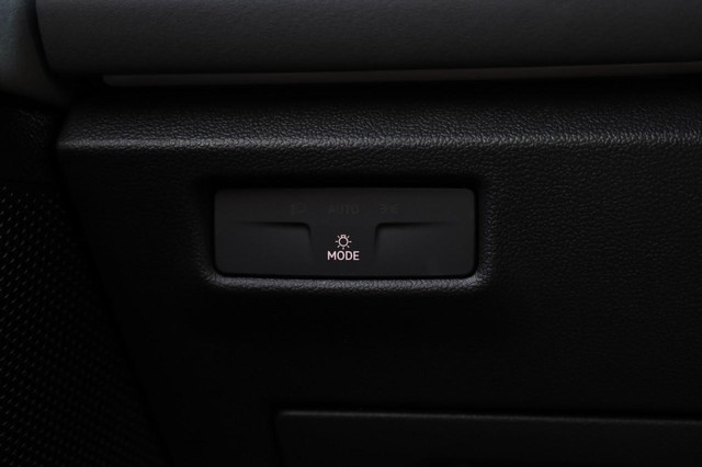 Volkswagen Tiguan Vehicle Image 20