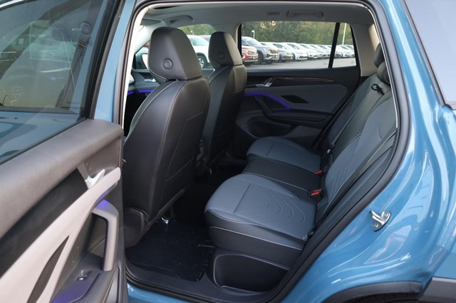 Volkswagen Tiguan Vehicle Image 21