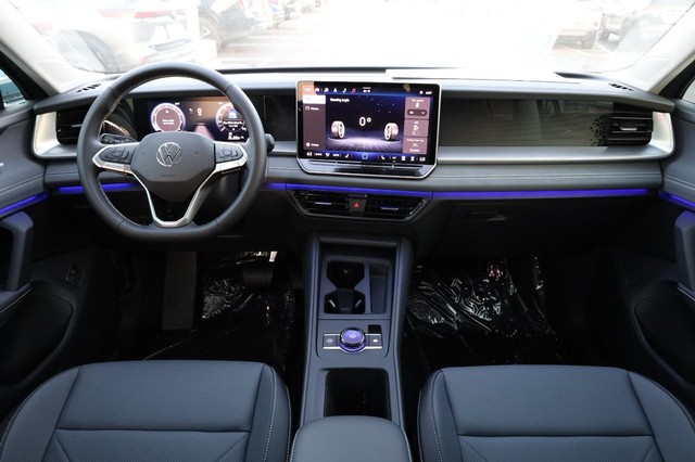 Volkswagen Tiguan Vehicle Image 23