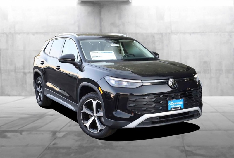 Volkswagen Tiguan Vehicle Image 02