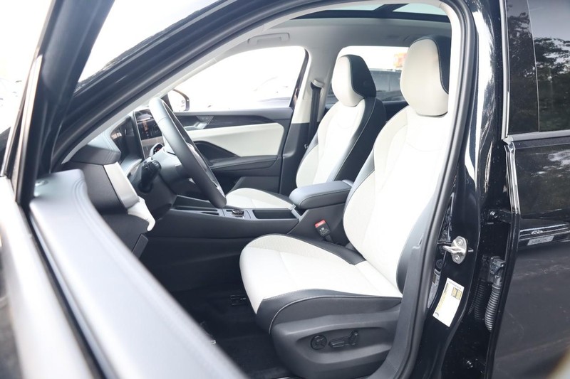 Volkswagen Tiguan Vehicle Image 09