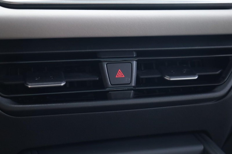 Volkswagen Tiguan Vehicle Image 15