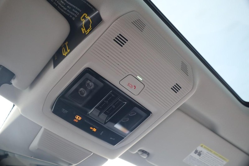 Volkswagen Tiguan Vehicle Image 18