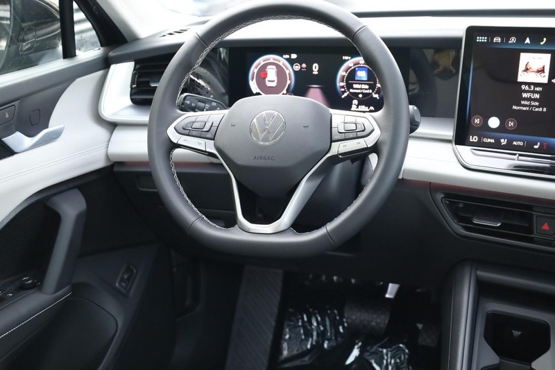 Volkswagen Tiguan Vehicle Image 25