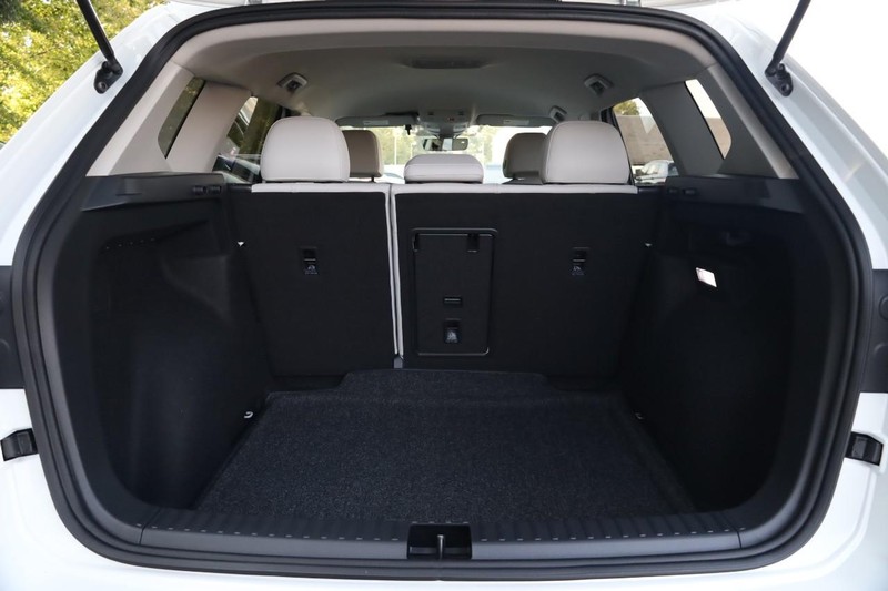 Volkswagen Taos Vehicle Image 07