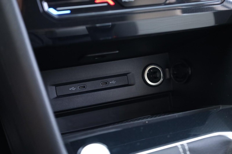 Volkswagen Taos Vehicle Image 14