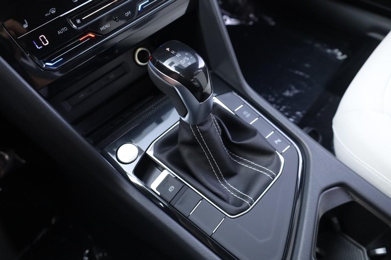 Volkswagen Taos Vehicle Image 15