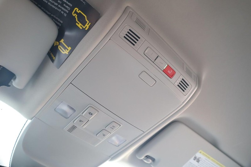 Volkswagen Taos Vehicle Image 16