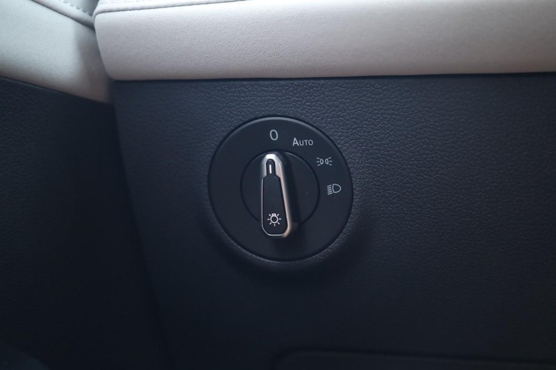 Volkswagen Taos Vehicle Image 18