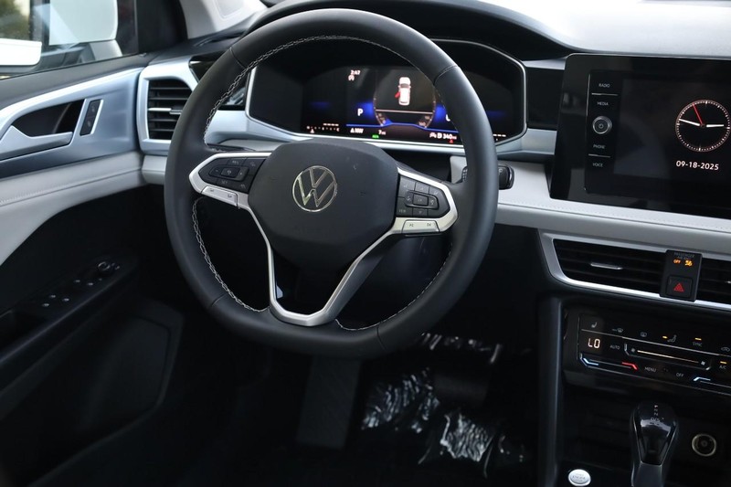 Volkswagen Taos Vehicle Image 22