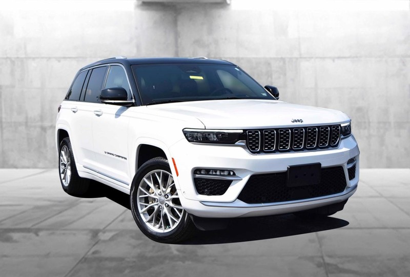 Jeep Grand Cherokee Vehicle Image 02