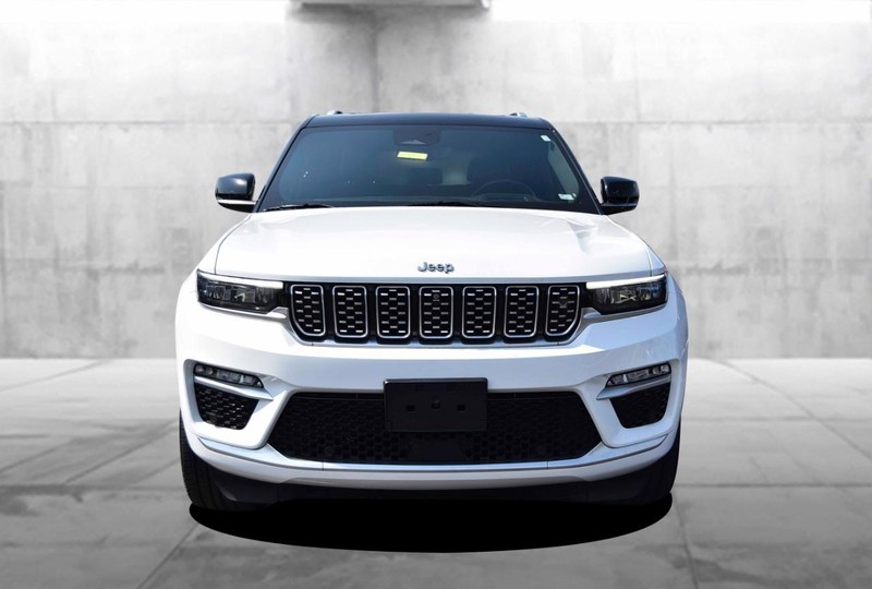 Jeep Grand Cherokee Vehicle Image 04