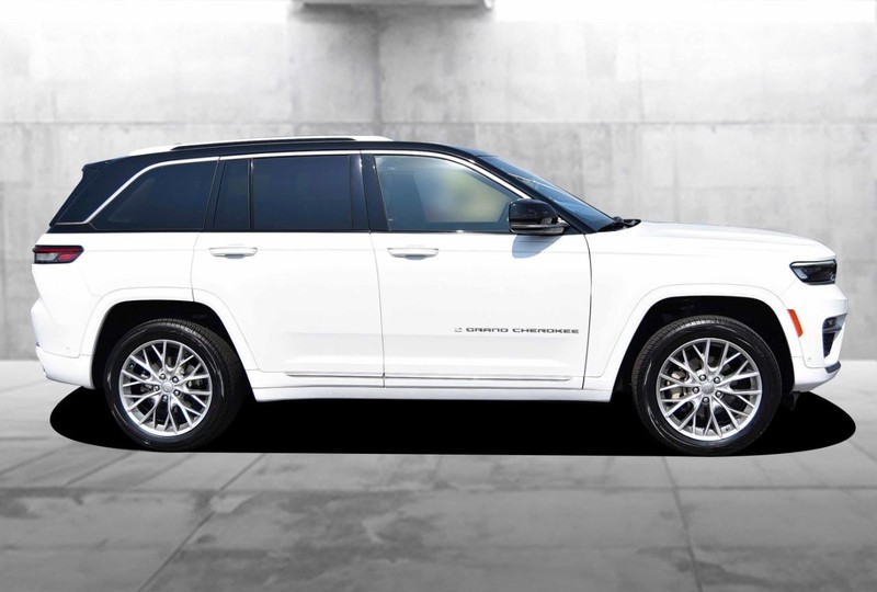 Jeep Grand Cherokee Vehicle Image 05