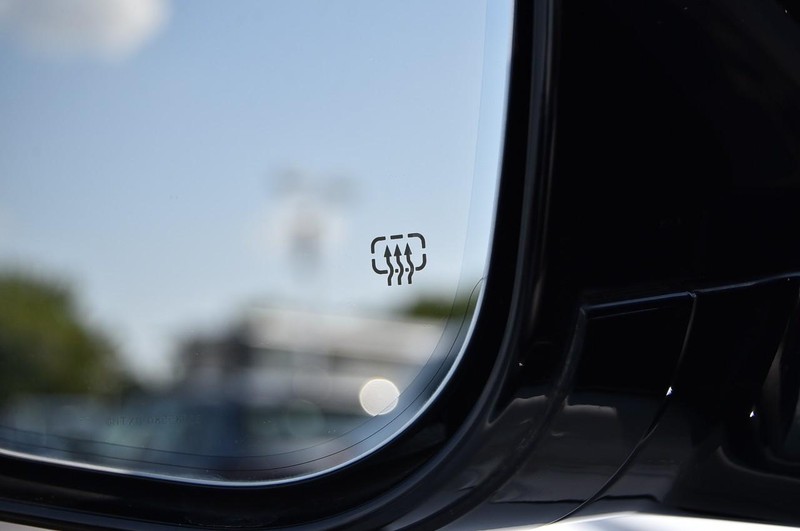 Jeep Grand Cherokee Vehicle Image 10