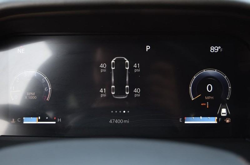 Jeep Grand Cherokee Vehicle Image 13