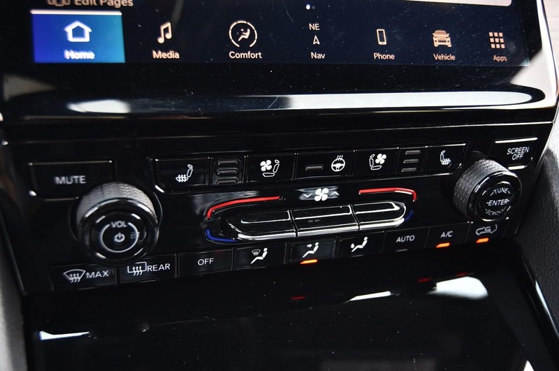 Jeep Grand Cherokee Vehicle Image 20