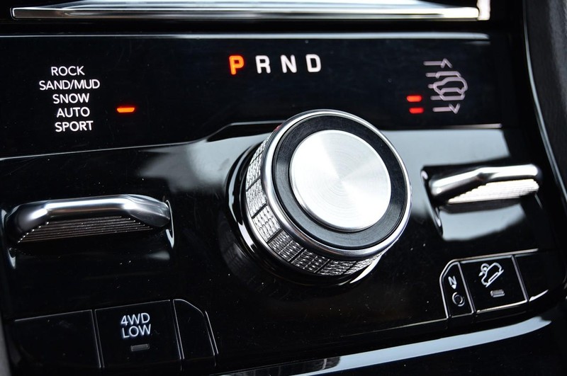 Jeep Grand Cherokee Vehicle Image 22