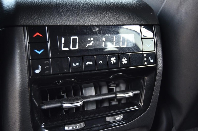 Jeep Grand Cherokee Vehicle Image 29