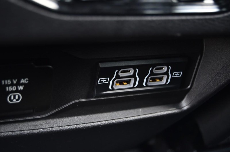 Jeep Grand Cherokee Vehicle Image 30