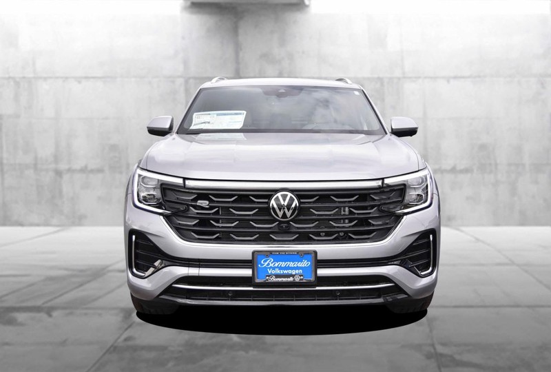 Volkswagen Atlas Cross Sport Vehicle Image 04