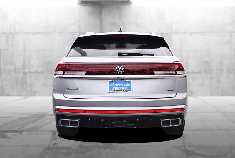 Volkswagen Atlas Cross Sport Vehicle Image 06