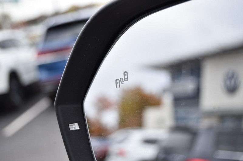 Volkswagen Atlas Cross Sport Vehicle Image 10