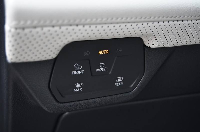 Volkswagen Atlas Cross Sport Vehicle Image 11