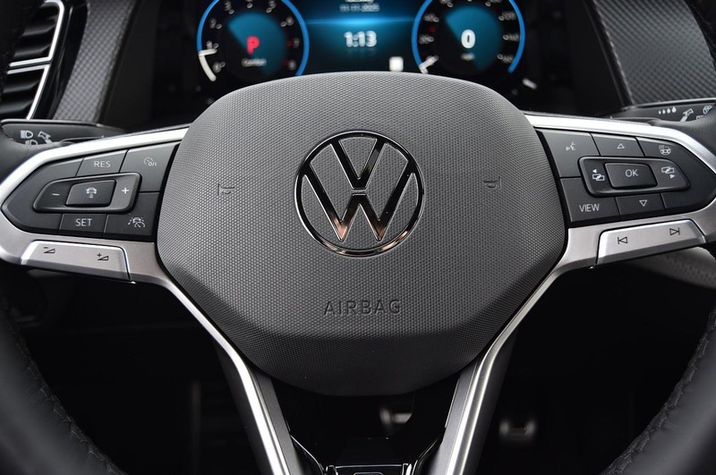 Volkswagen Atlas Cross Sport Vehicle Image 18