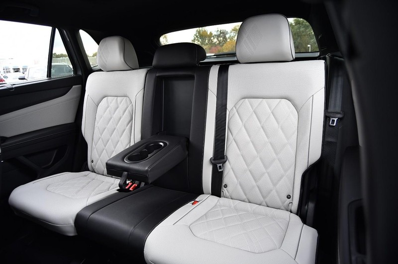 Volkswagen Atlas Cross Sport Vehicle Image 21