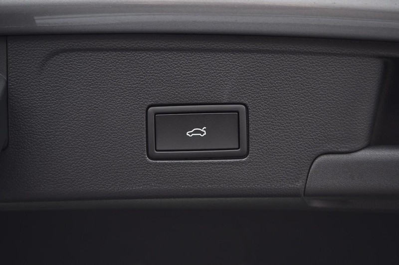 Volkswagen Atlas Cross Sport Vehicle Image 25