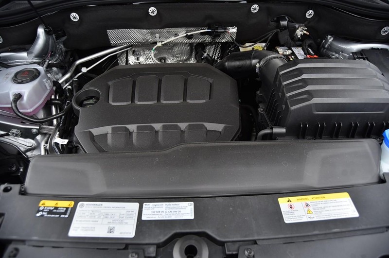 Volkswagen Atlas Cross Sport Vehicle Image 26