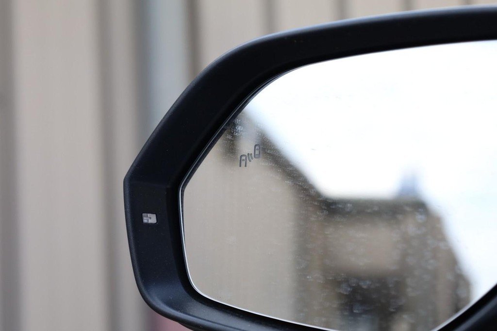 Volkswagen Atlas Cross Sport Vehicle Full-screen Gallery Image 21