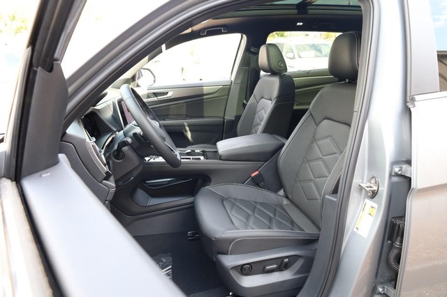 Volkswagen Atlas Cross Sport Vehicle Image 08