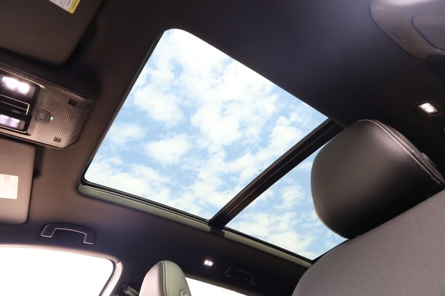 Volkswagen Atlas Cross Sport Vehicle Image 09