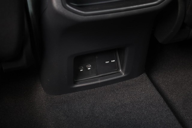 Volkswagen Atlas Cross Sport Vehicle Image 23