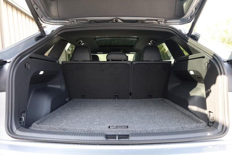 Volkswagen Atlas Cross Sport Vehicle Image 07